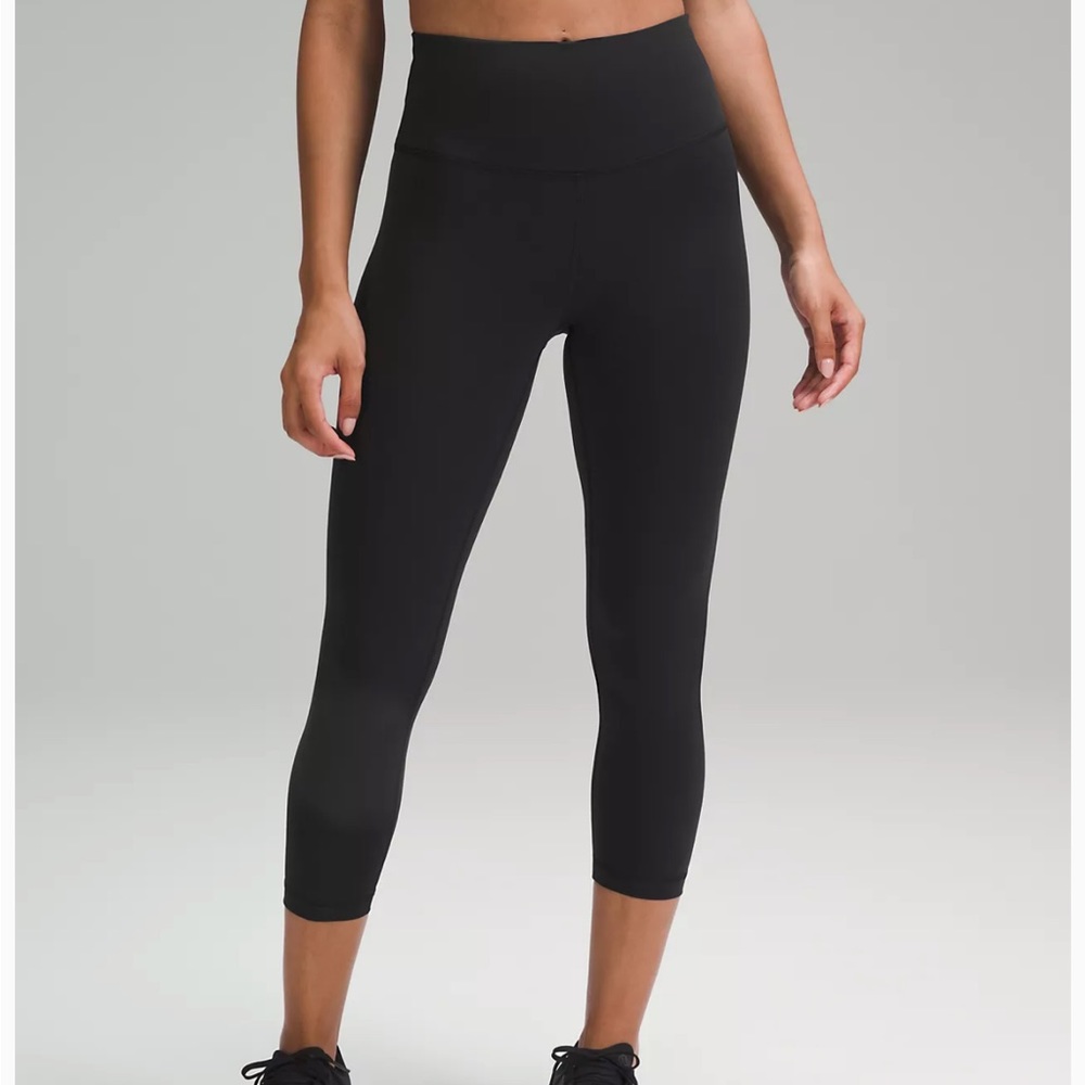 lululemon Black cropped yoga pants. Size 4. Great condition